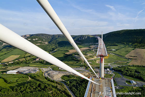 Viaduc de Millau, 2004-05